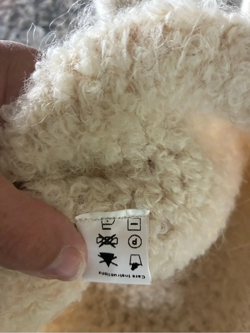Cozy Alpaca Knit Beanie & Fingerless Gloves Set - Cream